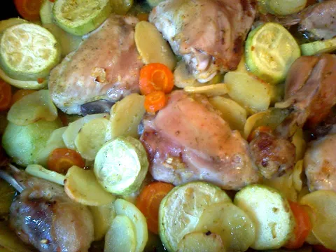 Pečeno meso u povrću
