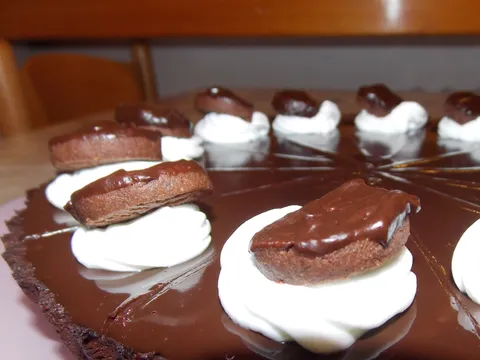 Čokoladno-karamelasti tart prema receptu od Neens