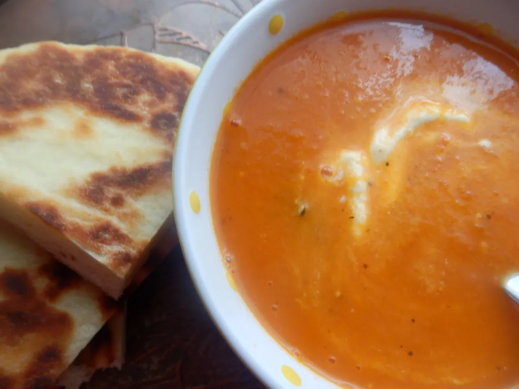 Supa od paradajza i bosiljka