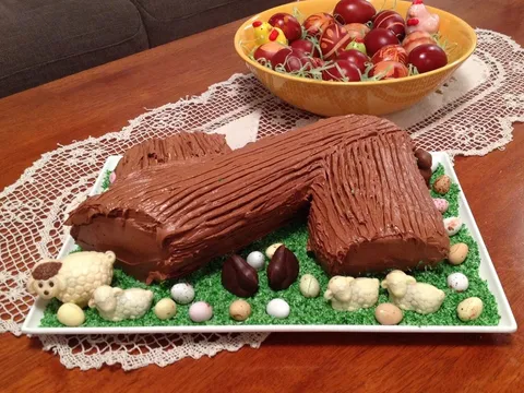 Panj torta sa Uskrsnjom dekoracijom