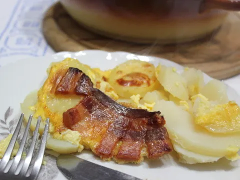 Pečeni krompir sa slaninom