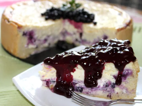 Cheesecake with blackberry