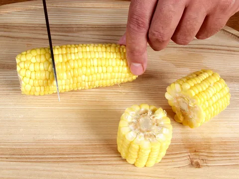 Pečenje kukuruza na roštilju