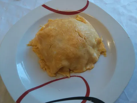 Omurice (omlet s rižom i povrćem)