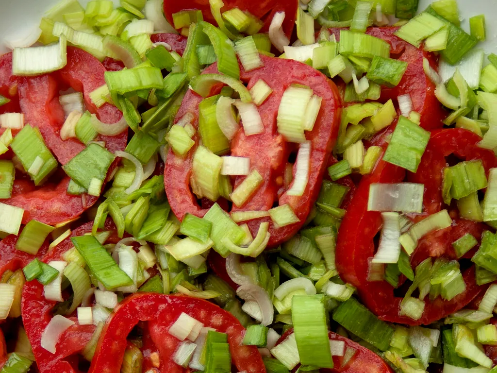 Salata od praziluka(poriluka) i paradajza