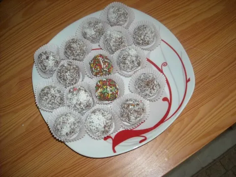 Cokoladne bombice s grozdjicama