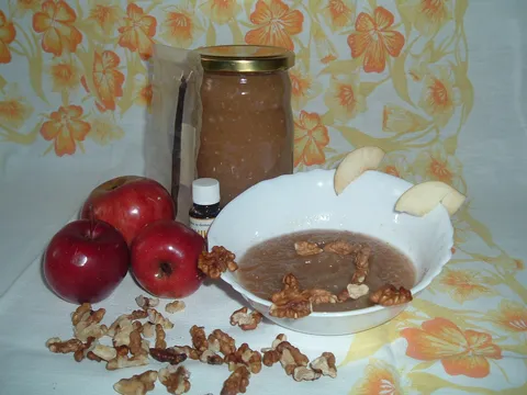 Aromatični džem od jabuka prema receptu Vonzi by Triem