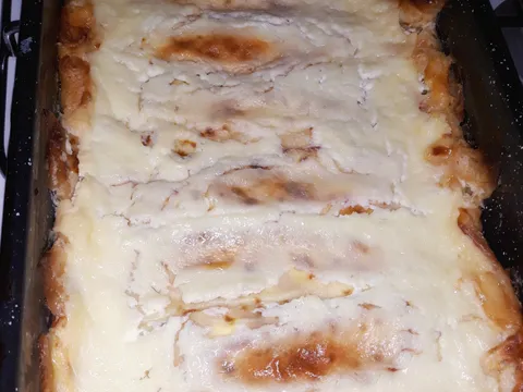 Zapečene slatke palačinke sa sirom i vrhnjem