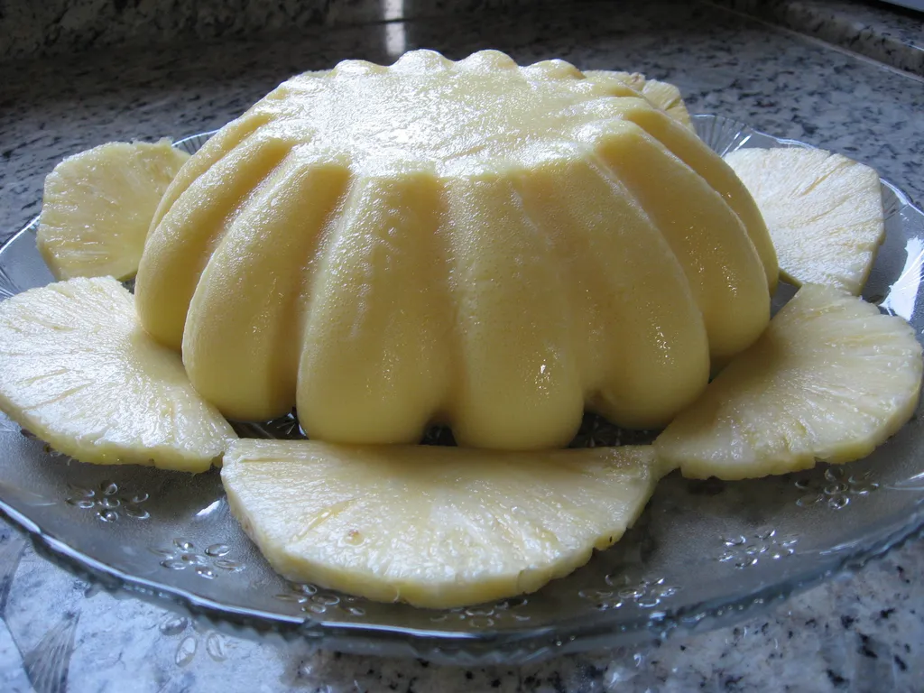 Domaci puding od vanile sa ananasom