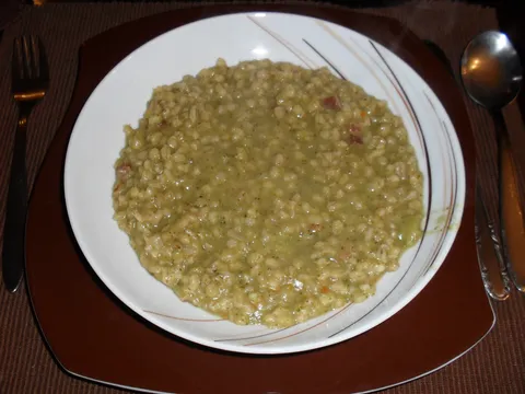 Gusta juha od ječma i brokule