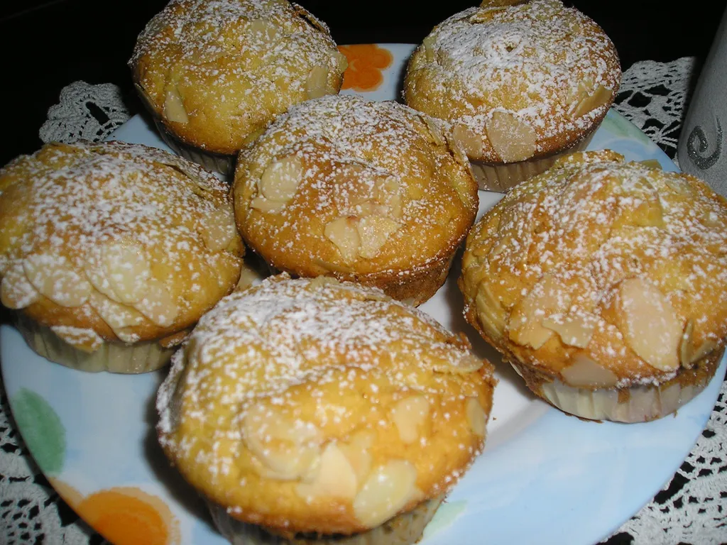 Muffini sa maslacem i bademima