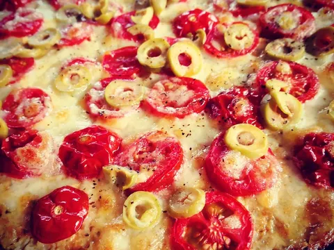 Karfiol mozzarela pizza