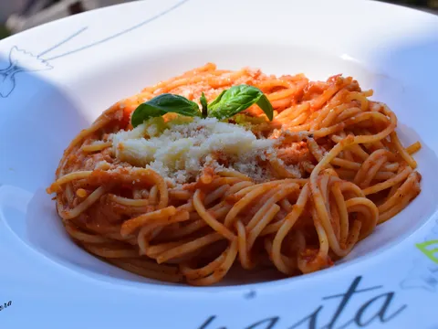 ღ Spaghetti al Pomodoro( alla Audrey )