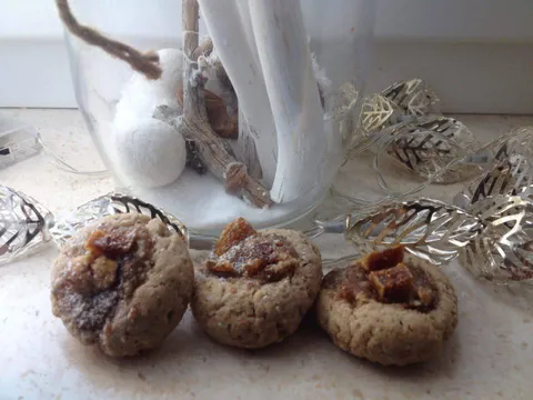 Božićni kolačići sa orasima i suhim smokvama
