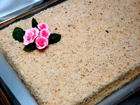 Lešnik torta sa rozen koricama