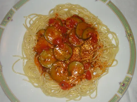 Spaghetti sa tikvicama