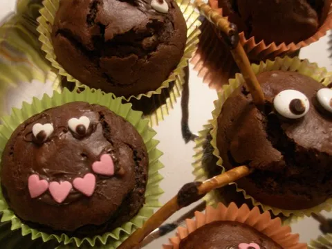 muffini_paukići dekoracija: Čokoladni pauk muffini by dajanaD; recept: Muffini od čokolade i lješnjaka by balerinarokoko