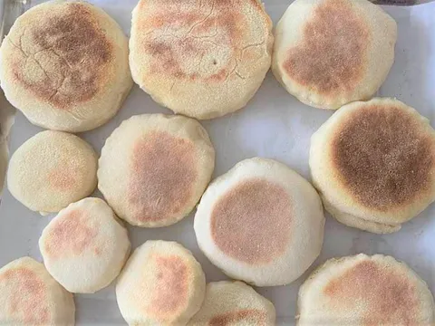 English muffins od preostalog sourdoguh startera