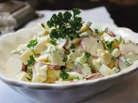 Kremasta krompir salata