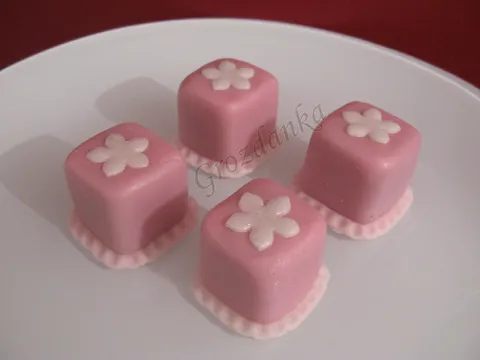 Pink kolacici