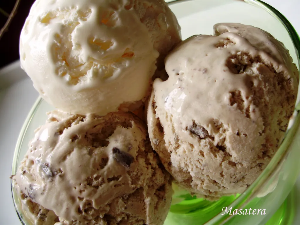 Sladoled &#8211; vanilija i čokolada