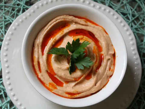 Hummus od crvene lece