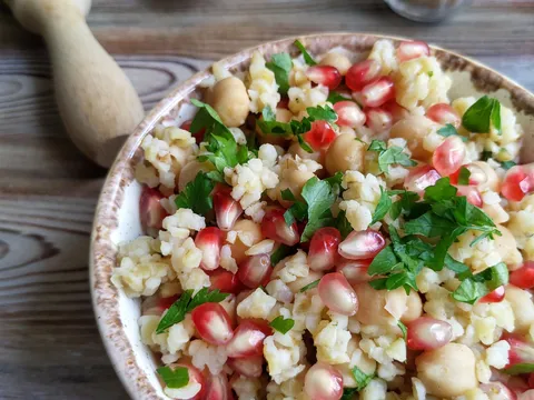 Tabbouleh salata sa slanutkom i narom