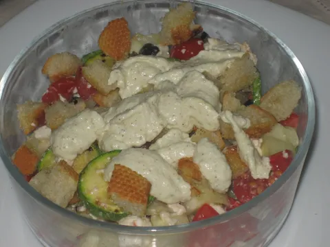 Salata s umakom od jogurta