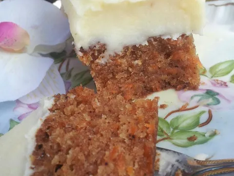 Naj ukusniji i naj socniji carrot cake