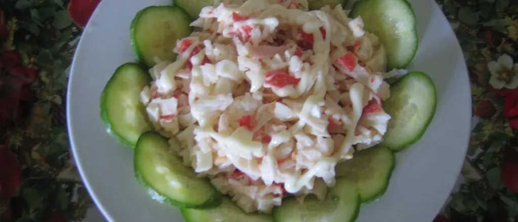 Salata surimi