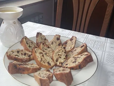Biskupski kruh narezan