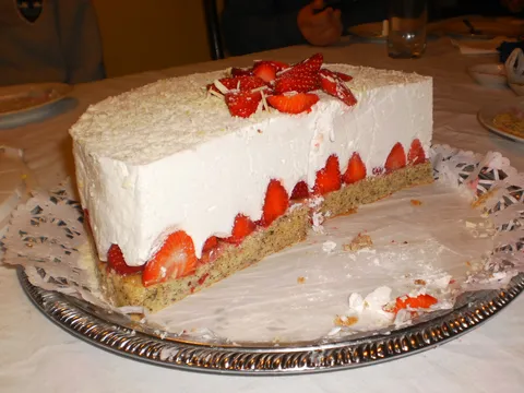 Torta od jagoda by zocacro :) presjek :)