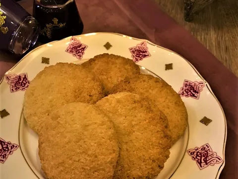 Jastučići od kokosa iz Aleppa (أقراص جوز الهند الحلبية)