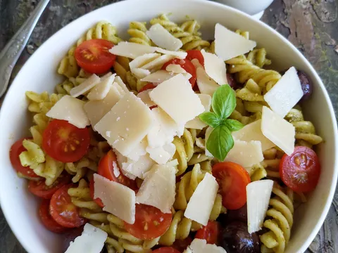Fusilli with Pesto and Tomatoes
