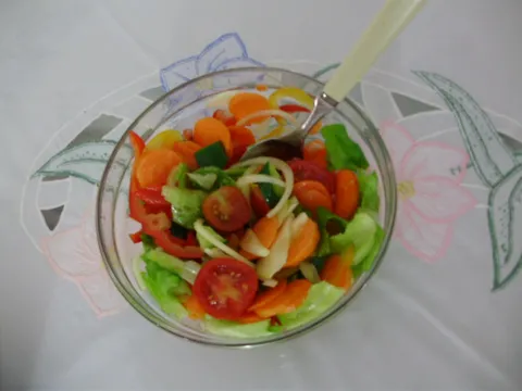 Dvorina salata od povrca