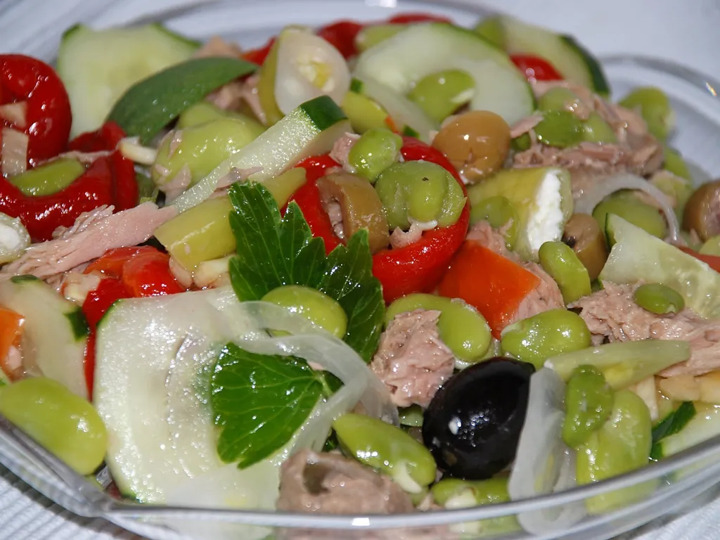 Salata s tunjevinom