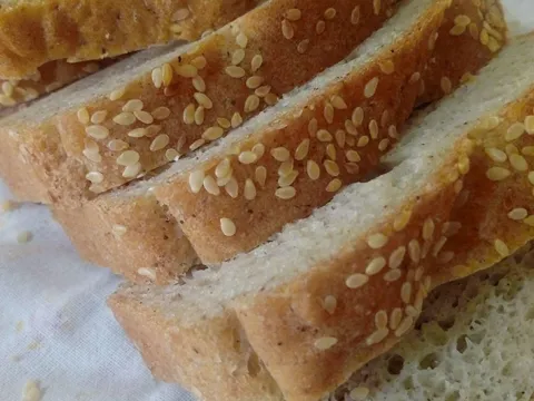 Bezglutenski hleb sa heljdinim i brašnom od leblebija