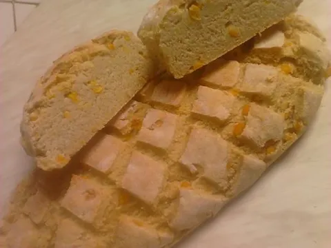 kukuruzni kruh od bijelog kukuruznog brašna