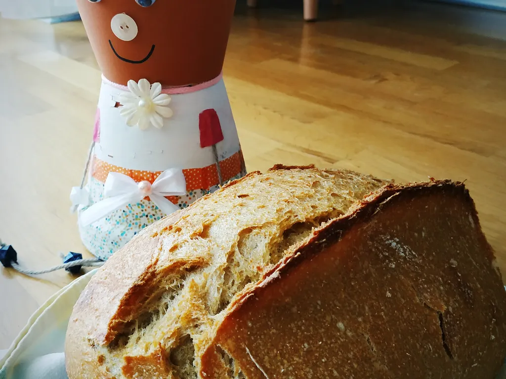 Kruh sa palentom i ružmarinom