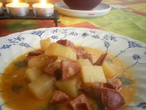 Današnji ručak&#8230;Patatas con chorizo a la Riojana – Krompir sa kobasicom na Riohanski nacin