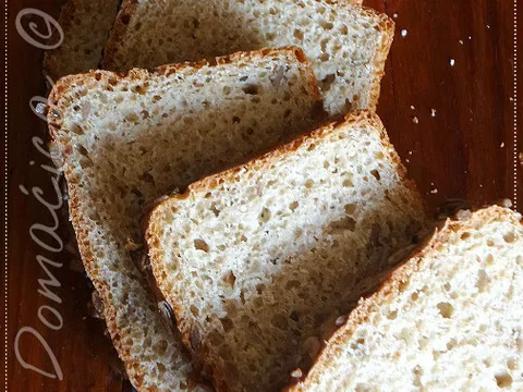 Jednostavan integralni hleb bez mešenja