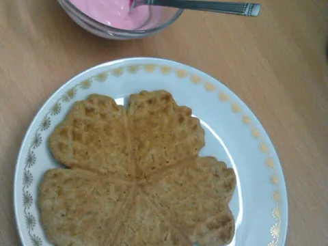 Dukan pancakes sa grčkim jogurtom i aromom jagode ;)