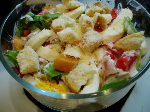 Cezarova salata (Ceaser&#8217;s salad)