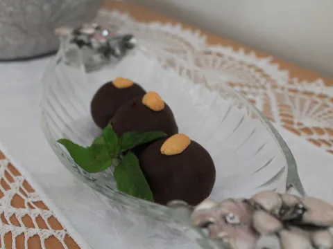 Cokoladne kuglice sa kikiriki maslacem by LuAnn