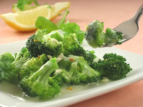 Brokula sa češnjakom