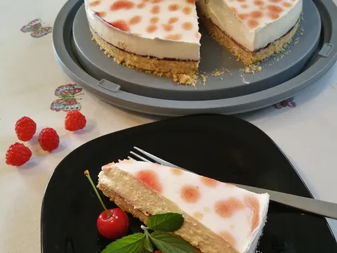 Cheesecake s malinama