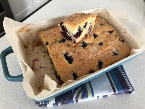 Kolac za dorucak ( Buttermilk -blueberry breakfast cake)