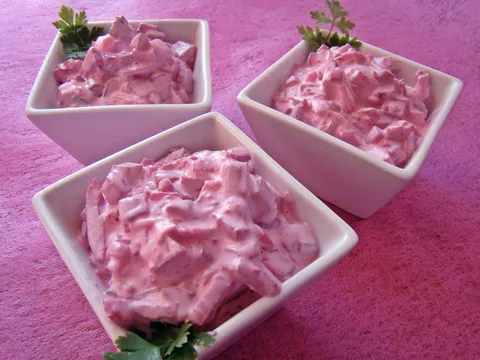 Roze salata od cvekle