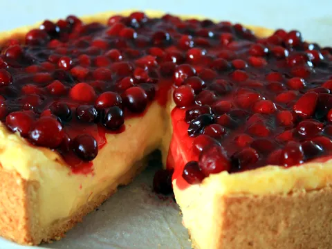 cheescake with cranberry
