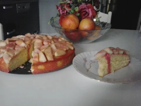 Jednostavna torta od jabuka :)